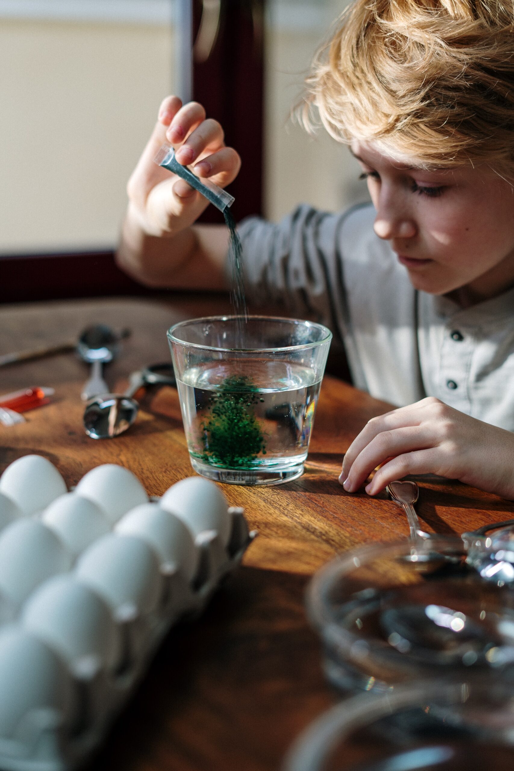 Hands-on Fun: Simple At-Home Experiments for Young Scientists!